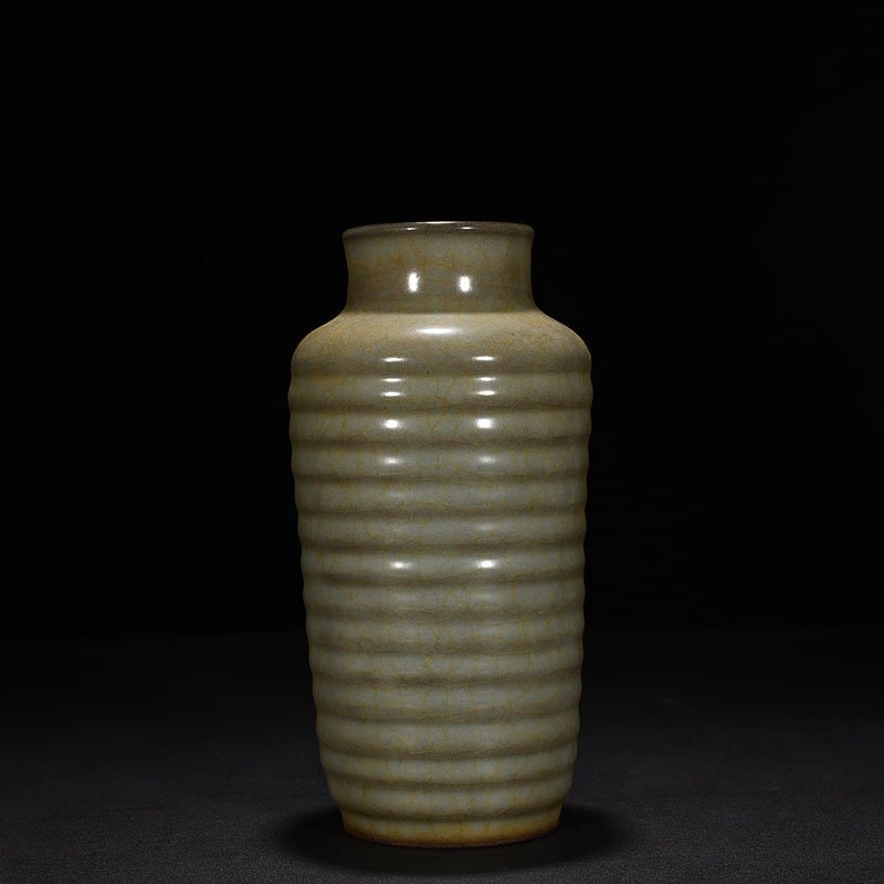 Song Dynasty official kiln dazzling pattern vase