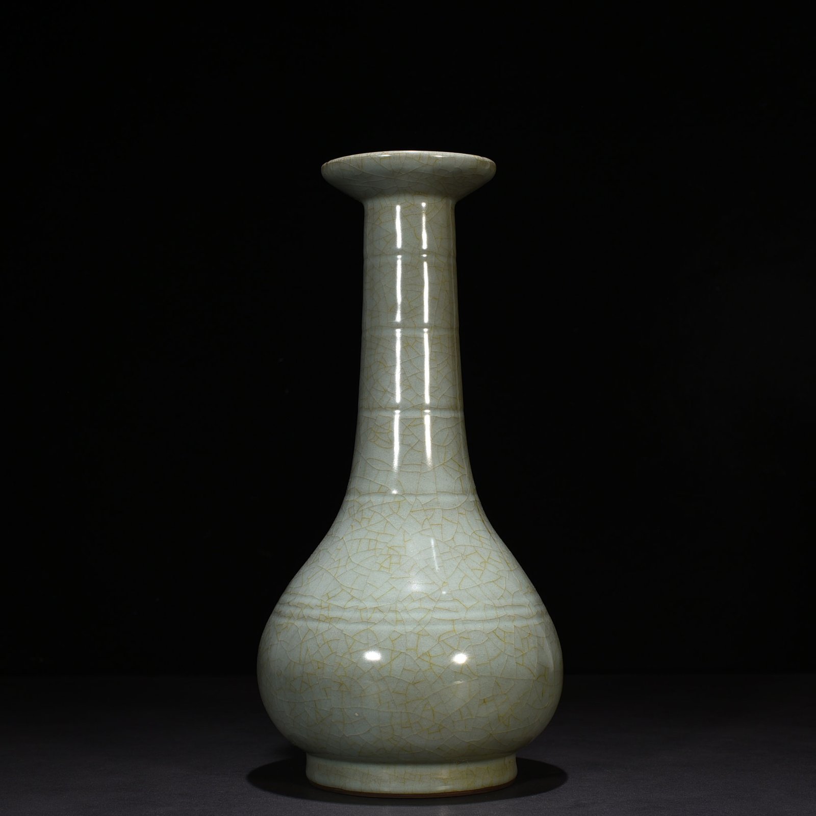 Song Dynasty official kiln dazzling pattern plate mouth bottle