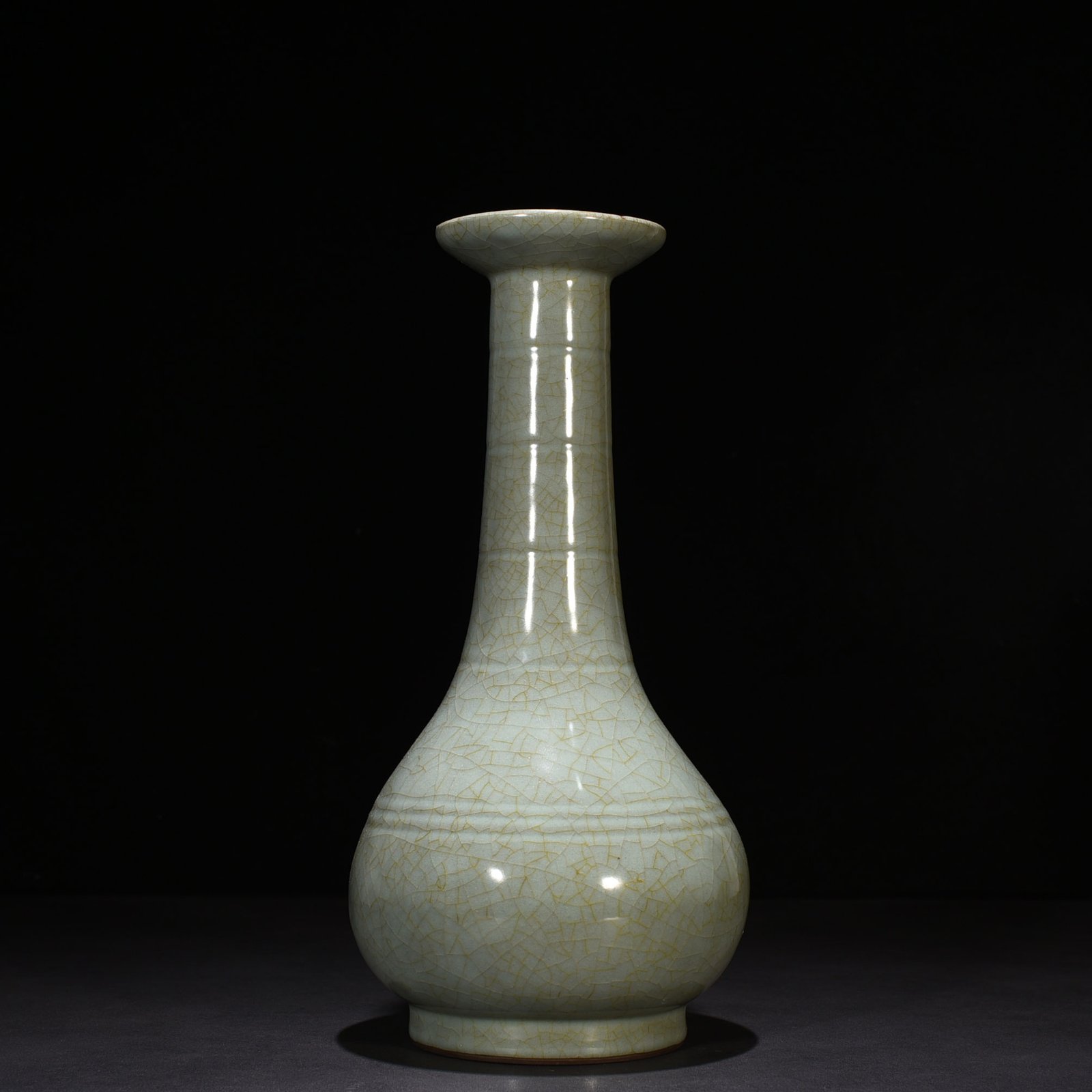 Song Dynasty official kiln dazzling pattern plate mouth bottle
