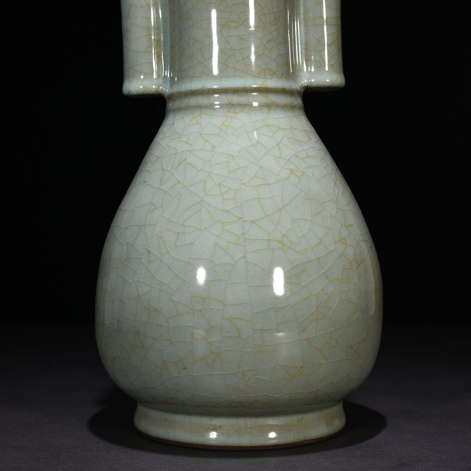 Song Dynasty official kiln dazzling pattern through-ear bottle
