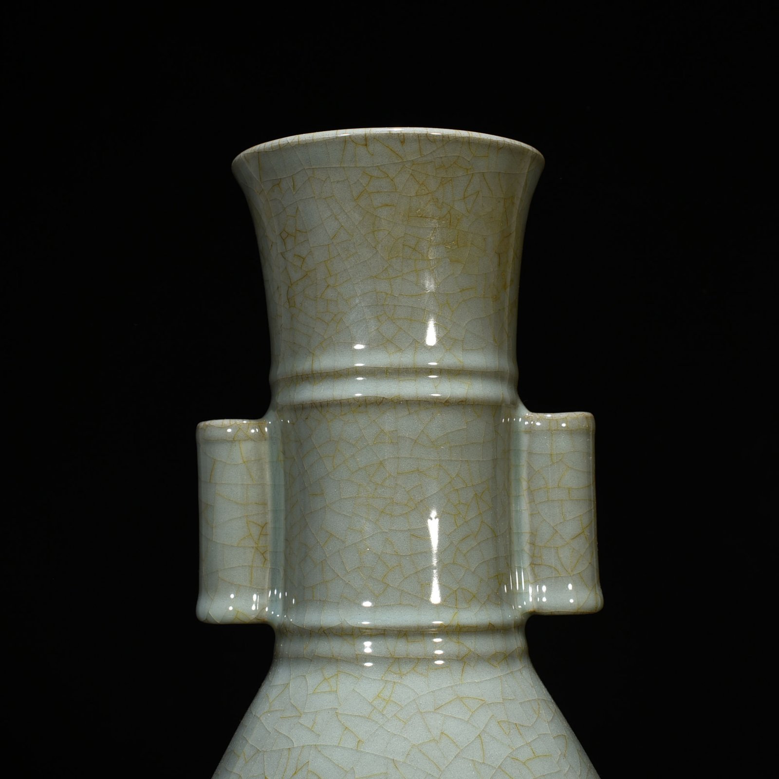 Song Dynasty official kiln dazzling pattern through-ear bottle