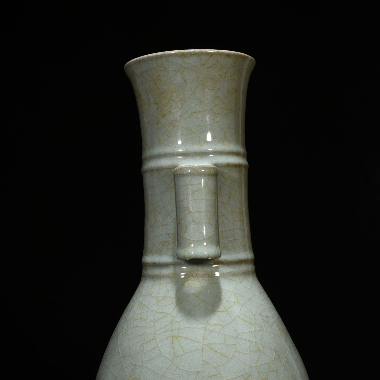 Song Dynasty official kiln dazzling pattern through-ear bottle