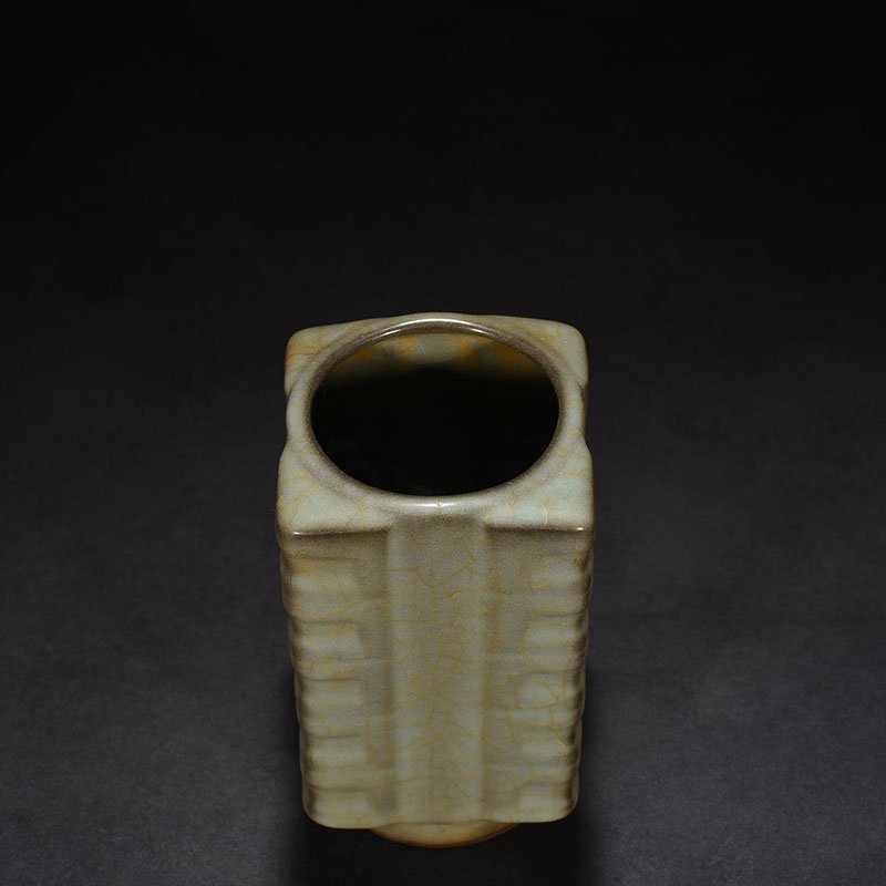 Song Dynasty Guan kiln Cong style vase