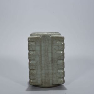 Song Dynasty Guan kiln Cong style vase