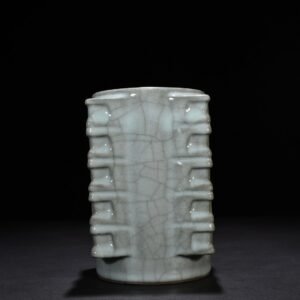 Song Dynasty Guan kiln Cong style vase