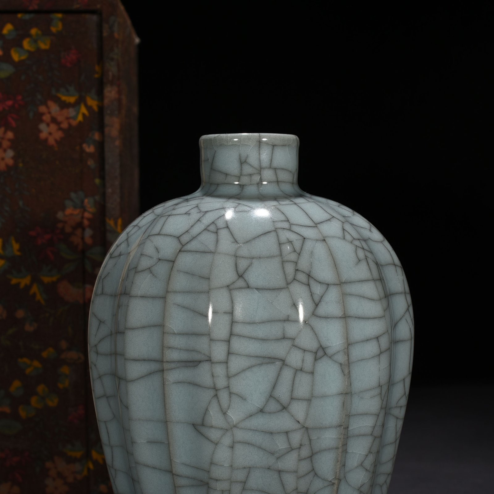 Song Dynasty official kiln melon plum vase