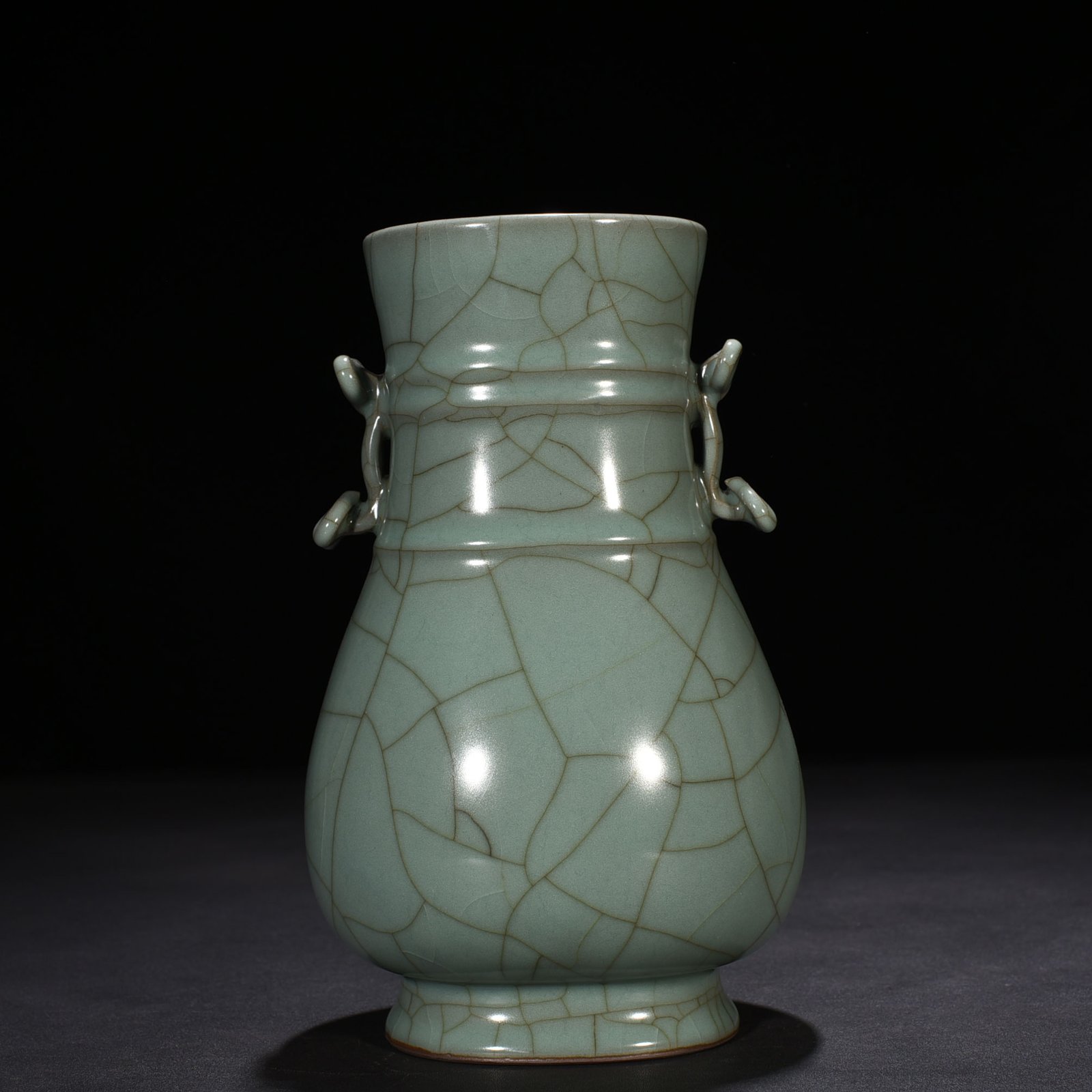 Song Dynasty official kiln royal palace imperial model Ruyi ear vase