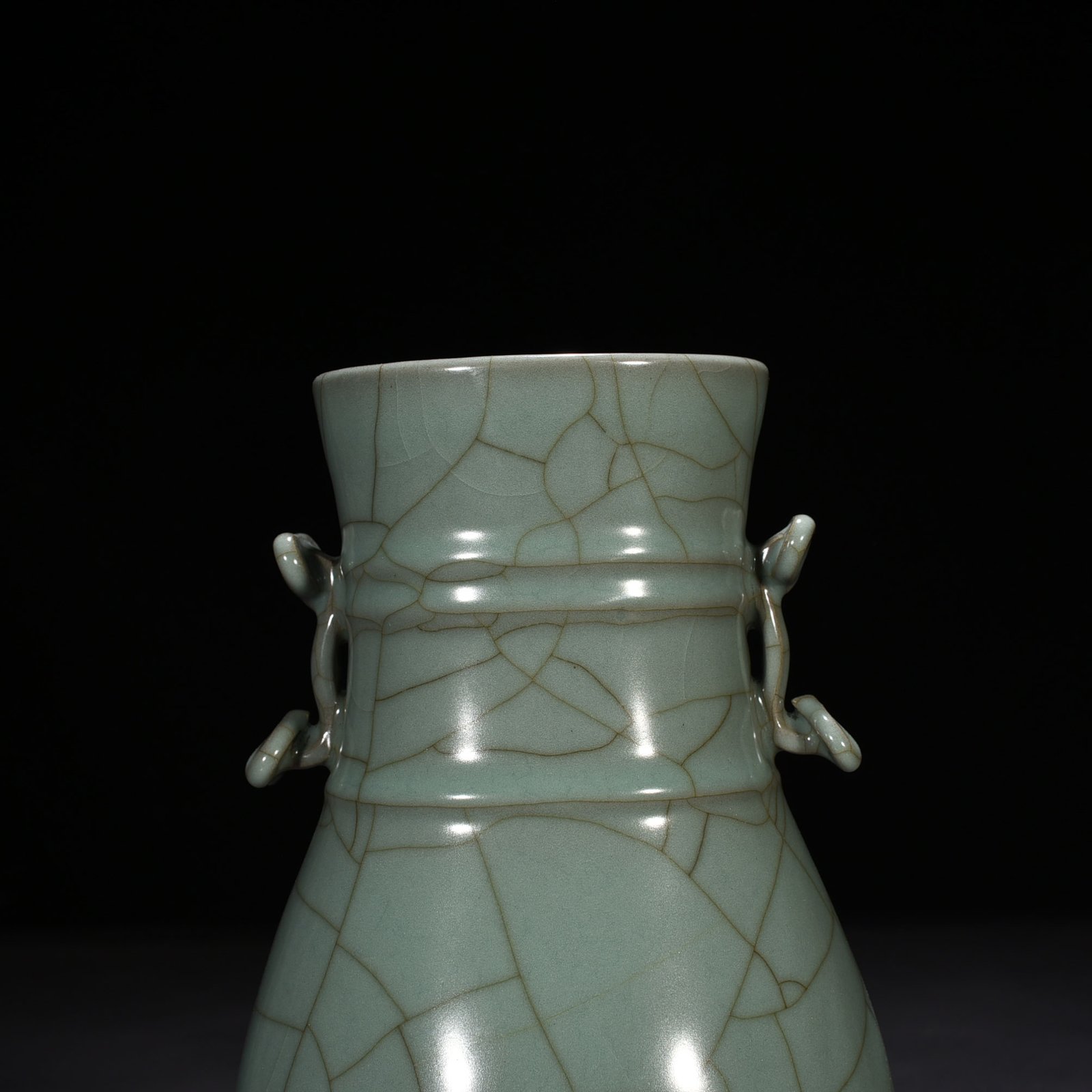 Song Dynasty official kiln royal palace imperial model Ruyi ear vase