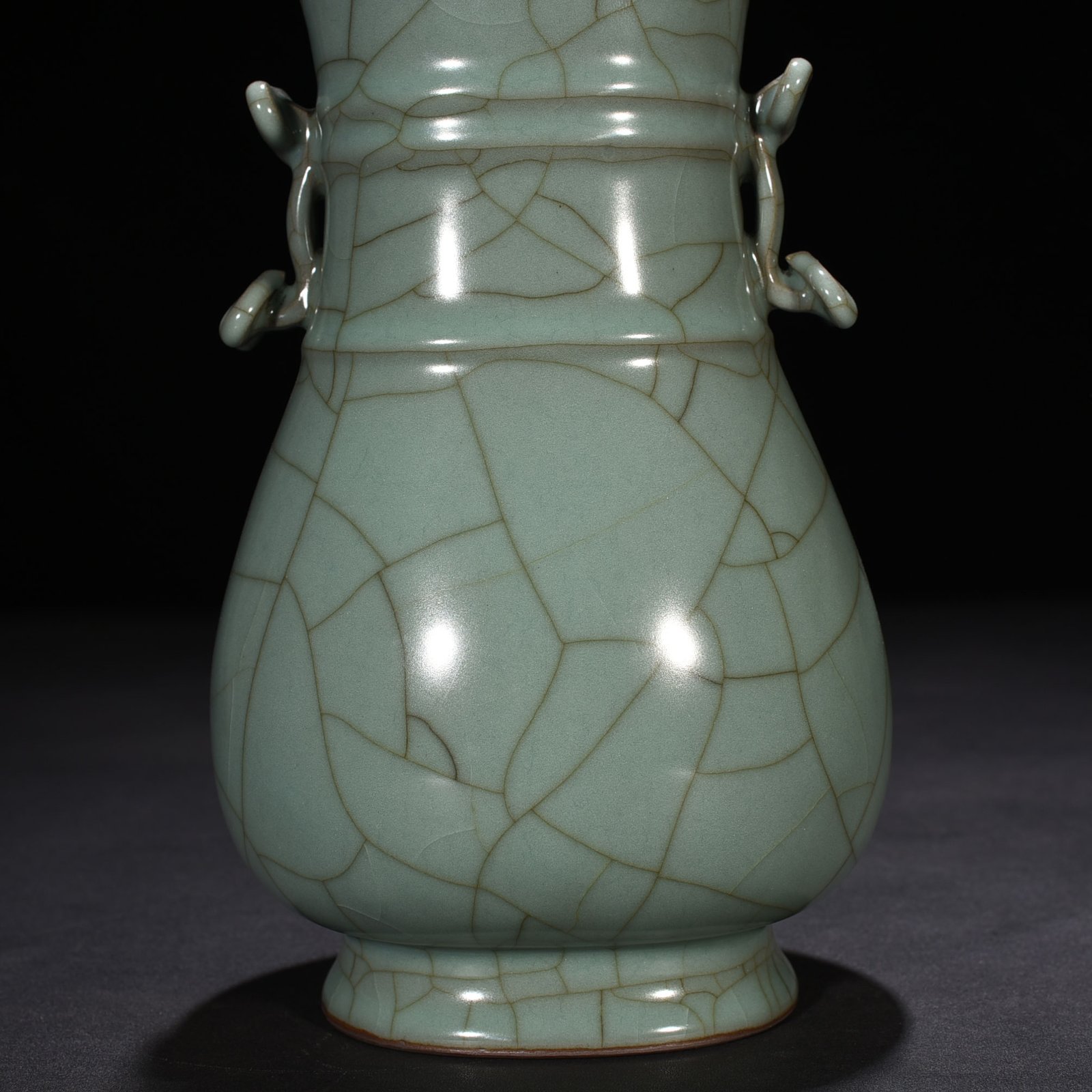 Song Dynasty official kiln royal palace imperial model Ruyi ear vase
