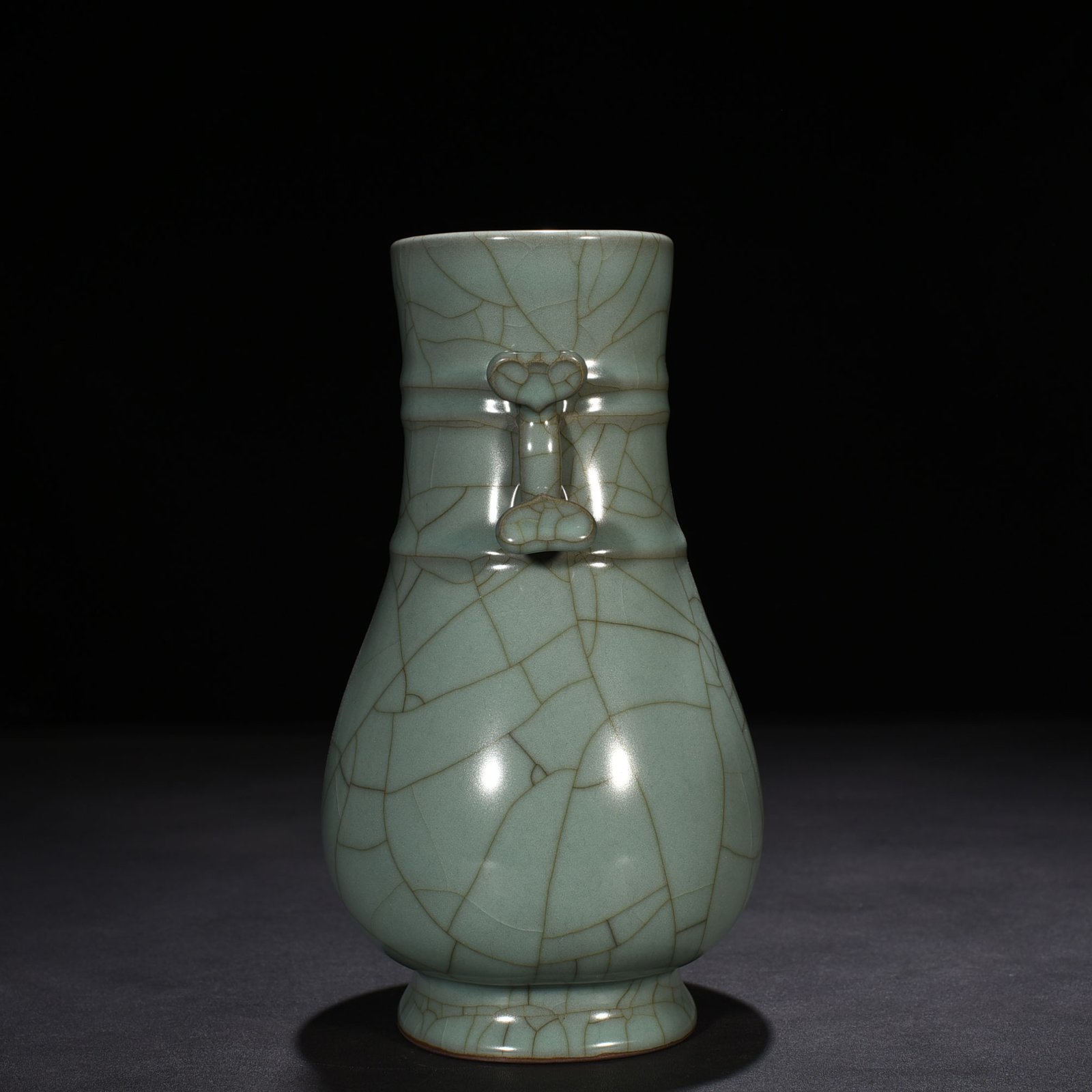 Song Dynasty official kiln royal palace imperial model Ruyi ear vase