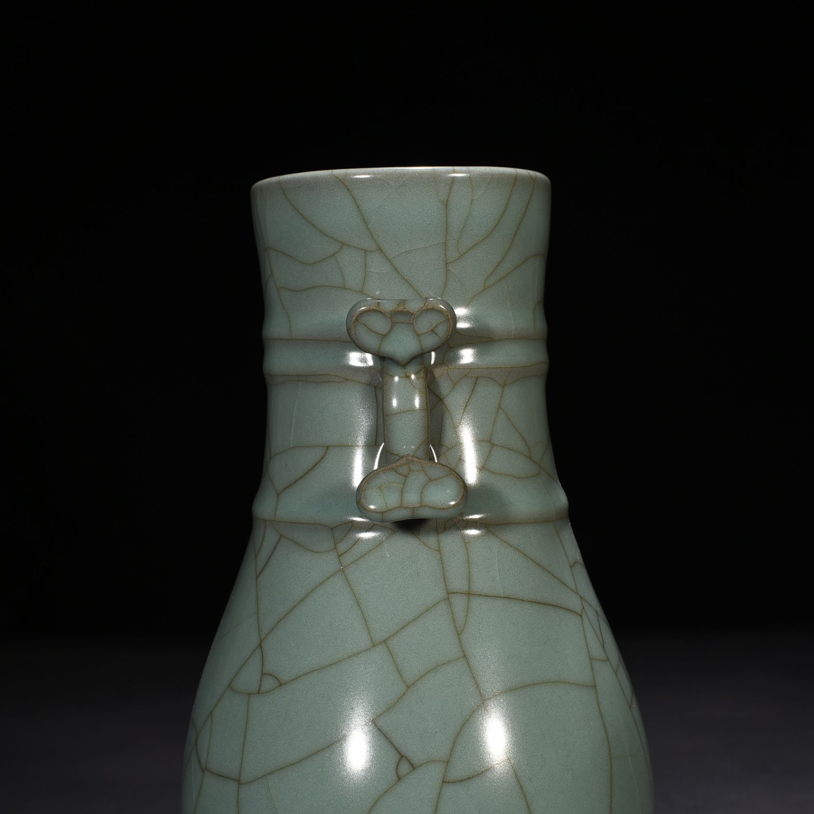 Song Dynasty official kiln royal palace imperial model Ruyi ear vase