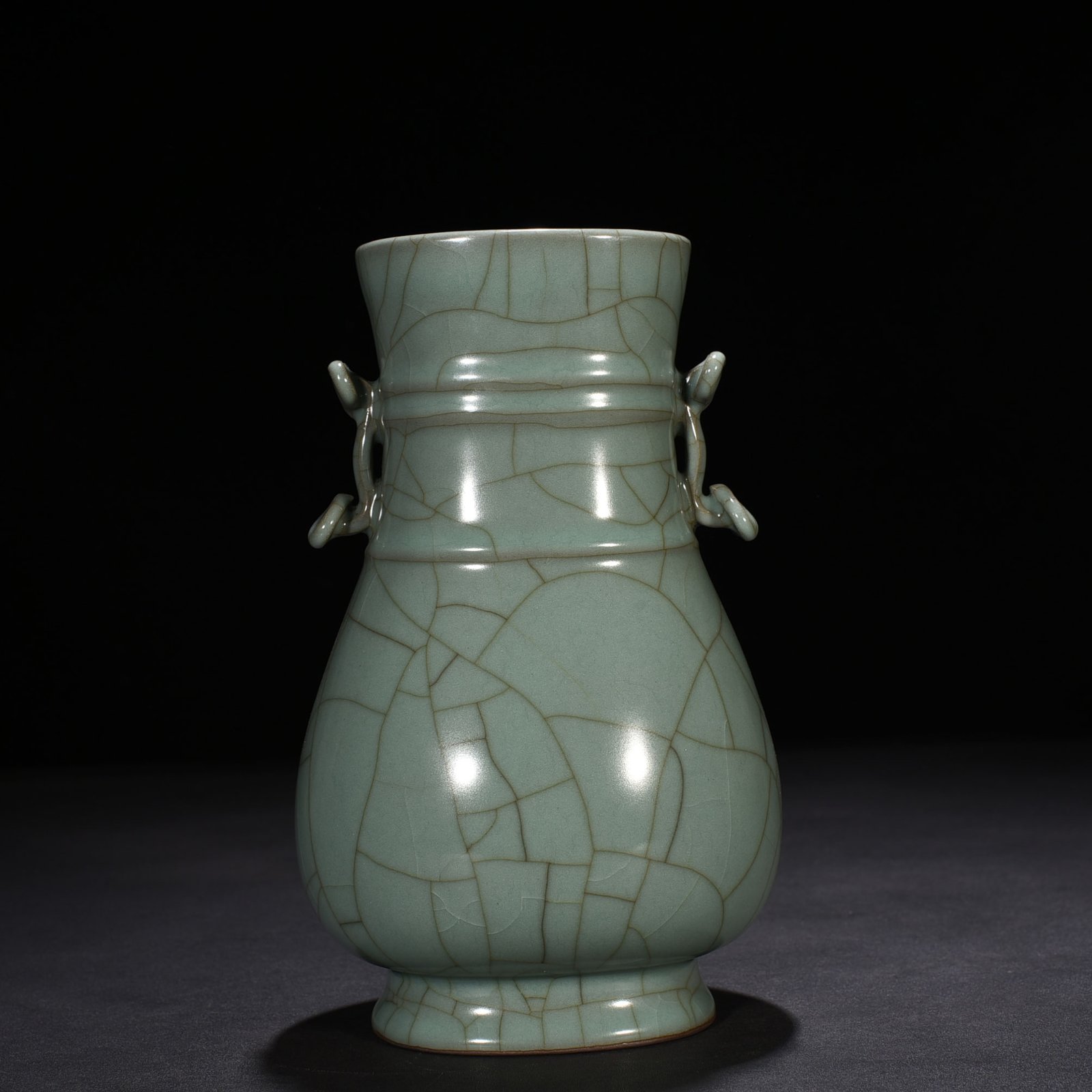 Song Dynasty official kiln royal palace imperial model Ruyi ear vase