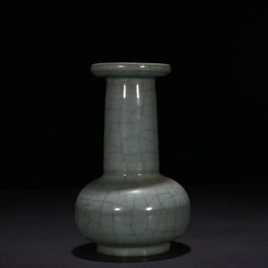 Song Dynasty official kiln plate mouth vase