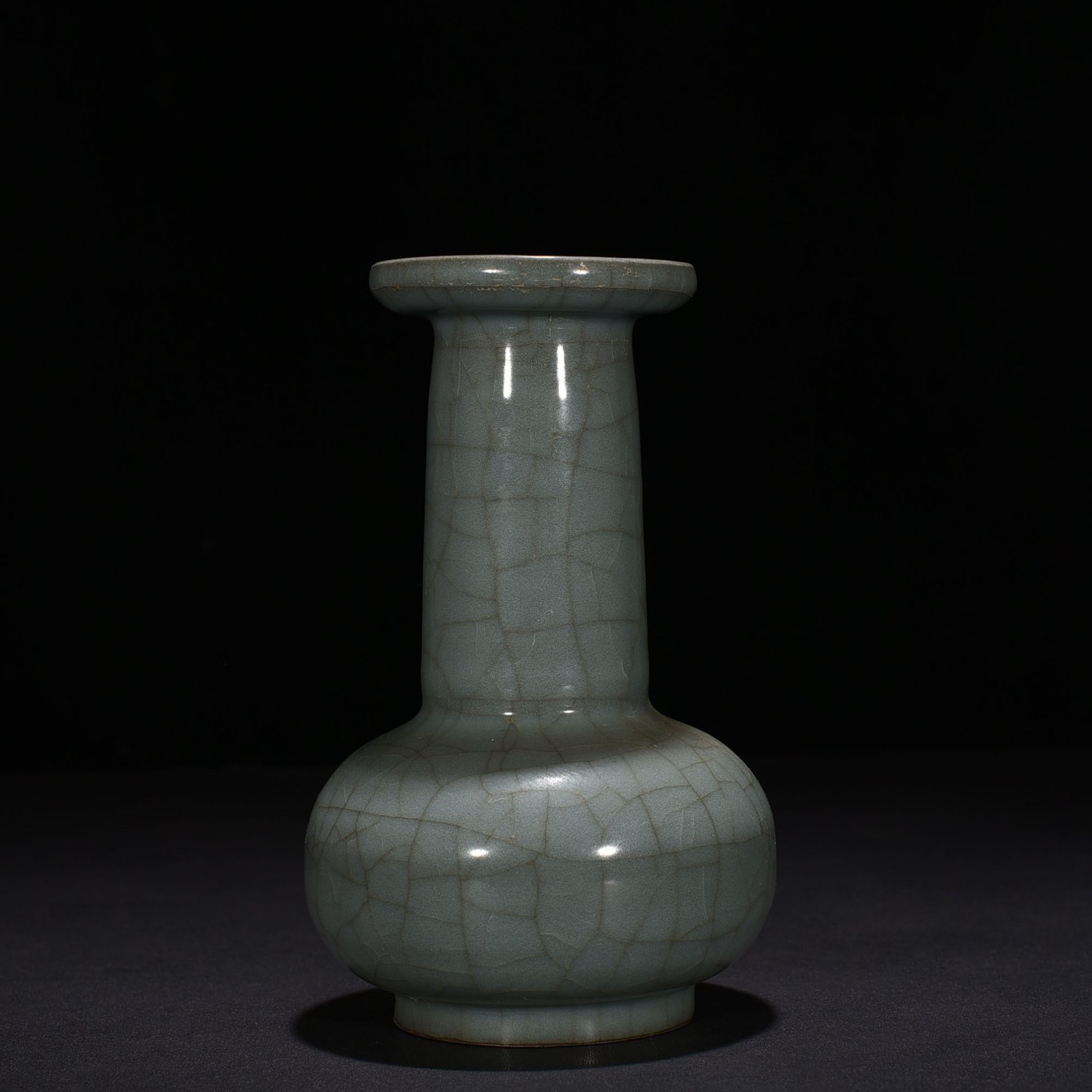 Song Dynasty official kiln plate mouth vase