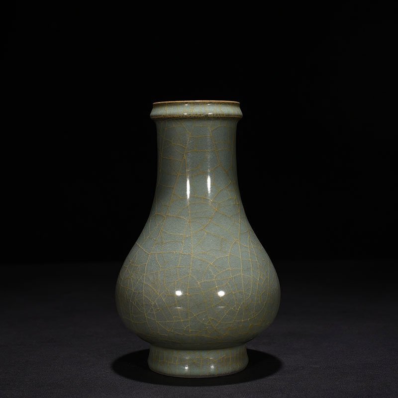 Song Dynasty official kiln plate mouth vase