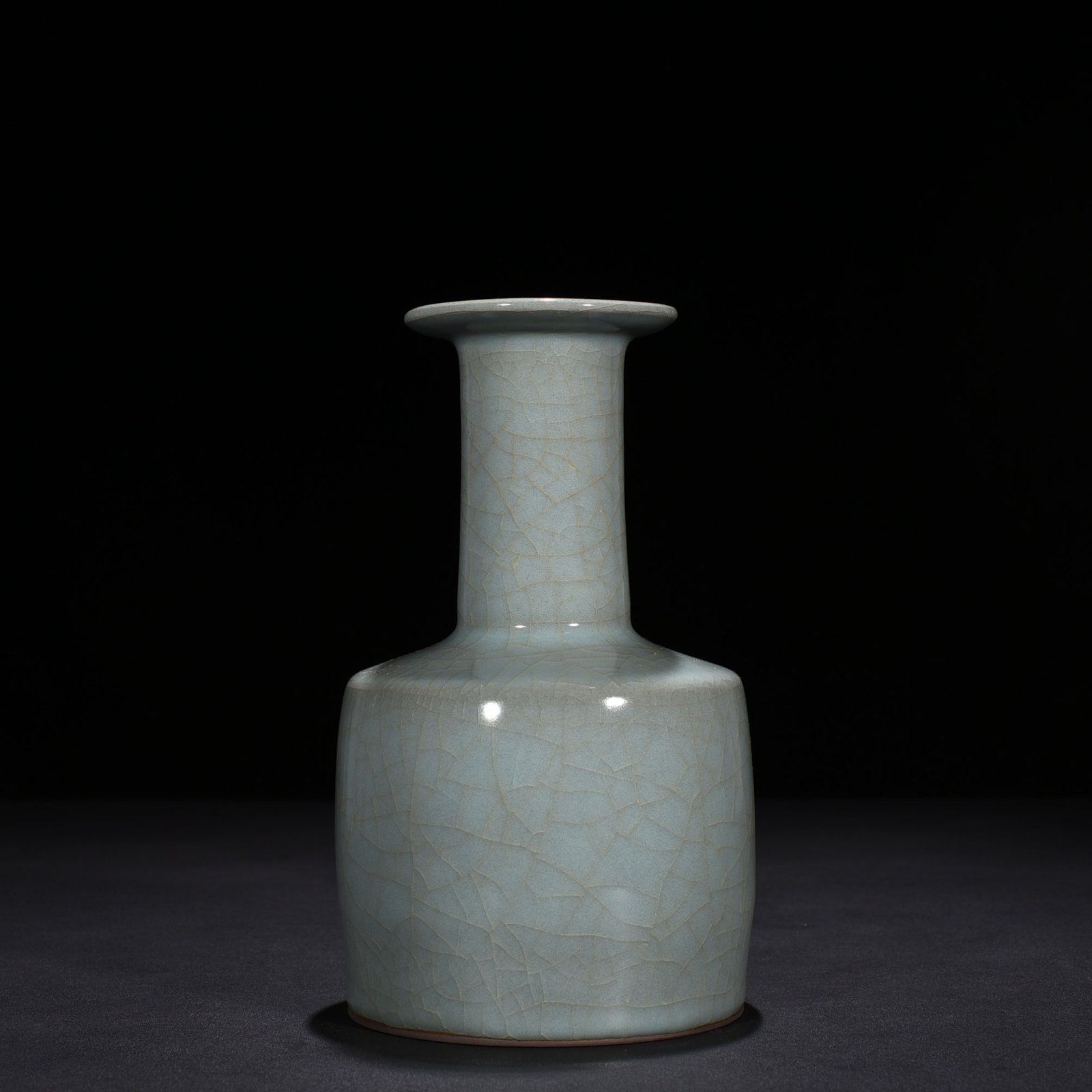 Song Dynasty official kiln plate mouth vase