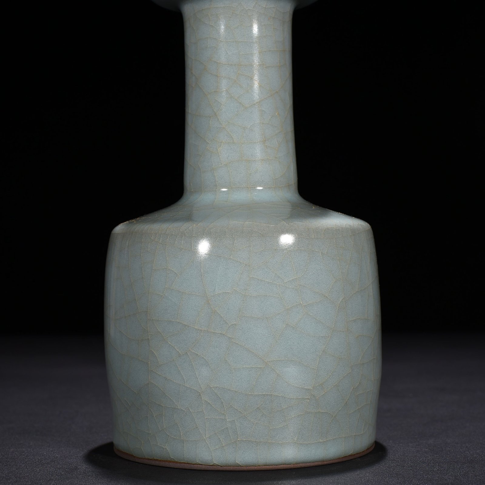 Song Dynasty official kiln plate mouth vase