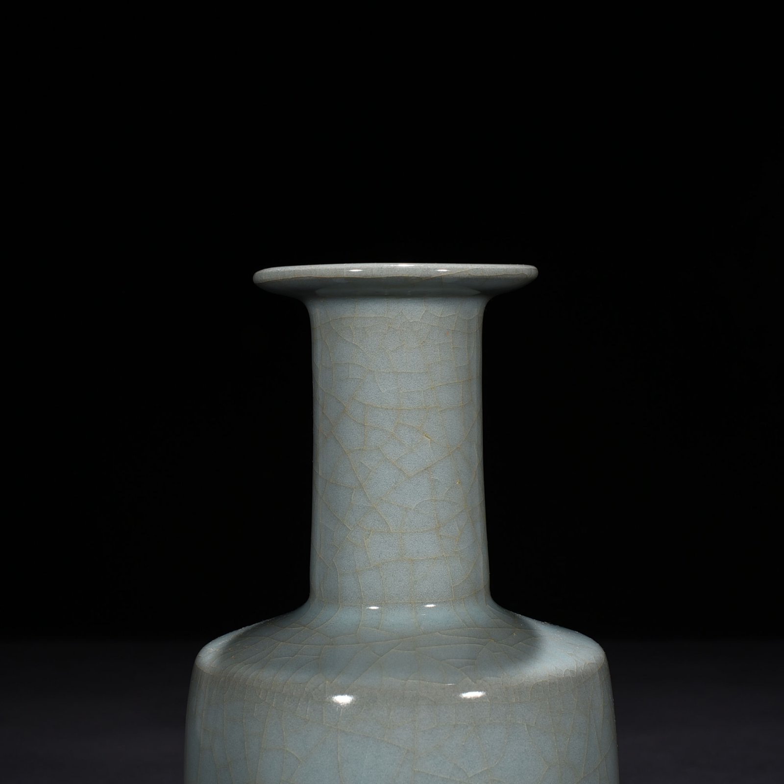 Song Dynasty official kiln plate mouth vase