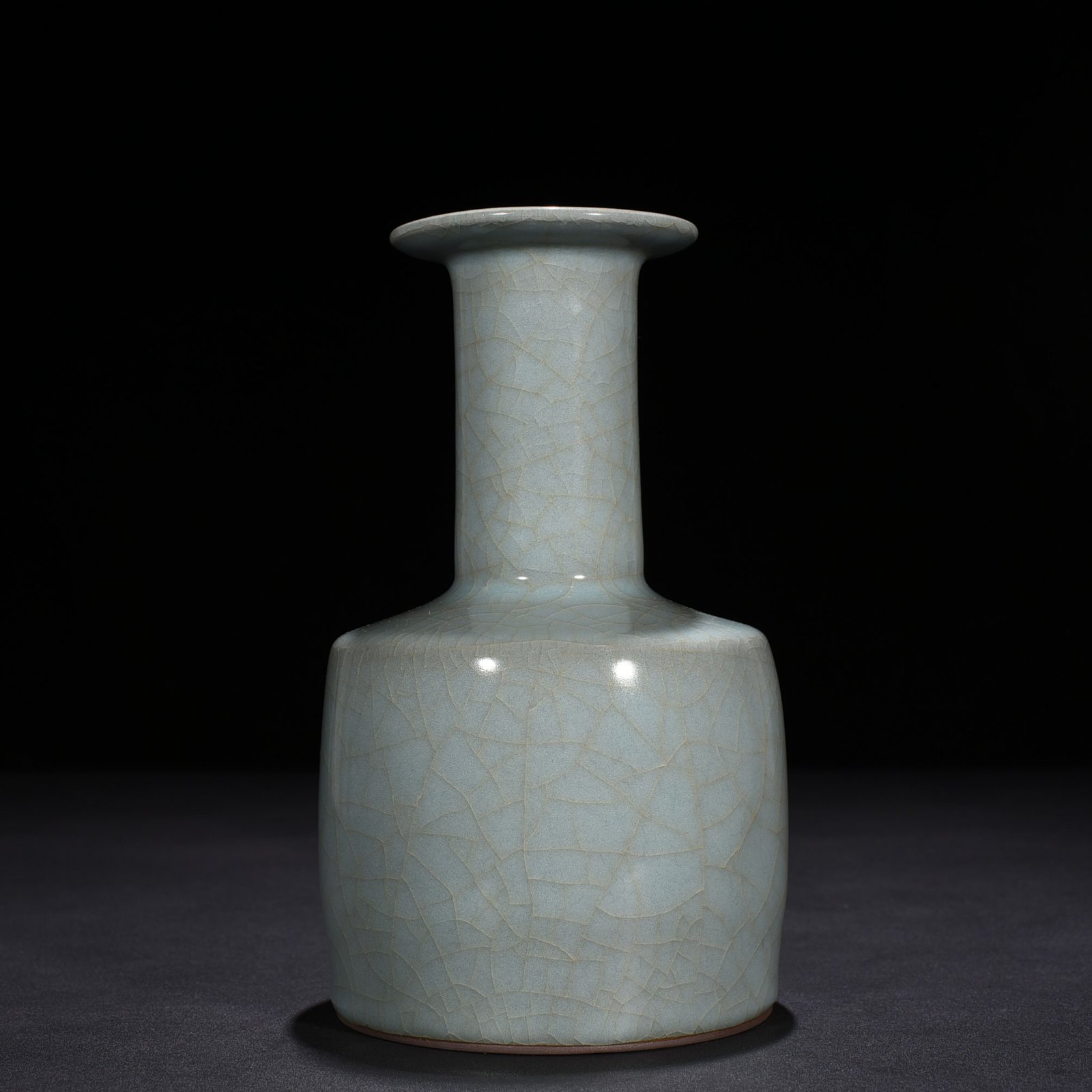 Song Dynasty official kiln plate mouth vase