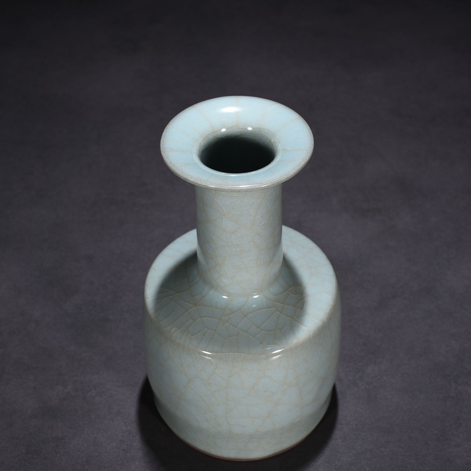 Song Dynasty official kiln plate mouth vase