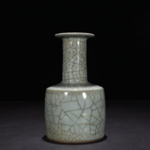 Song Dynasty official kiln plate mouth vase