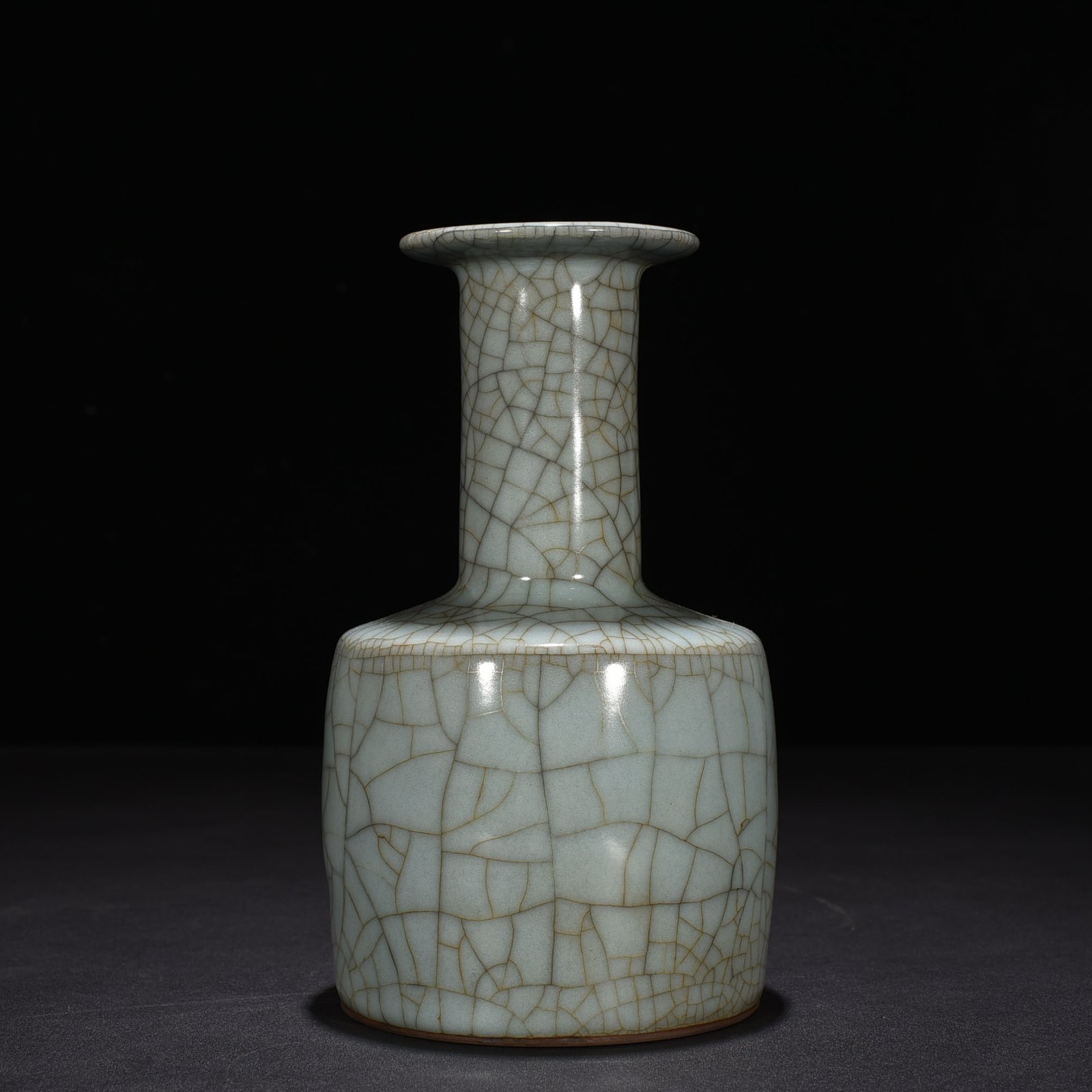 Song Dynasty official kiln plate mouth vase