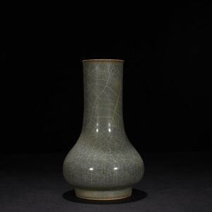 Song Dynasty official kiln straight neck vase