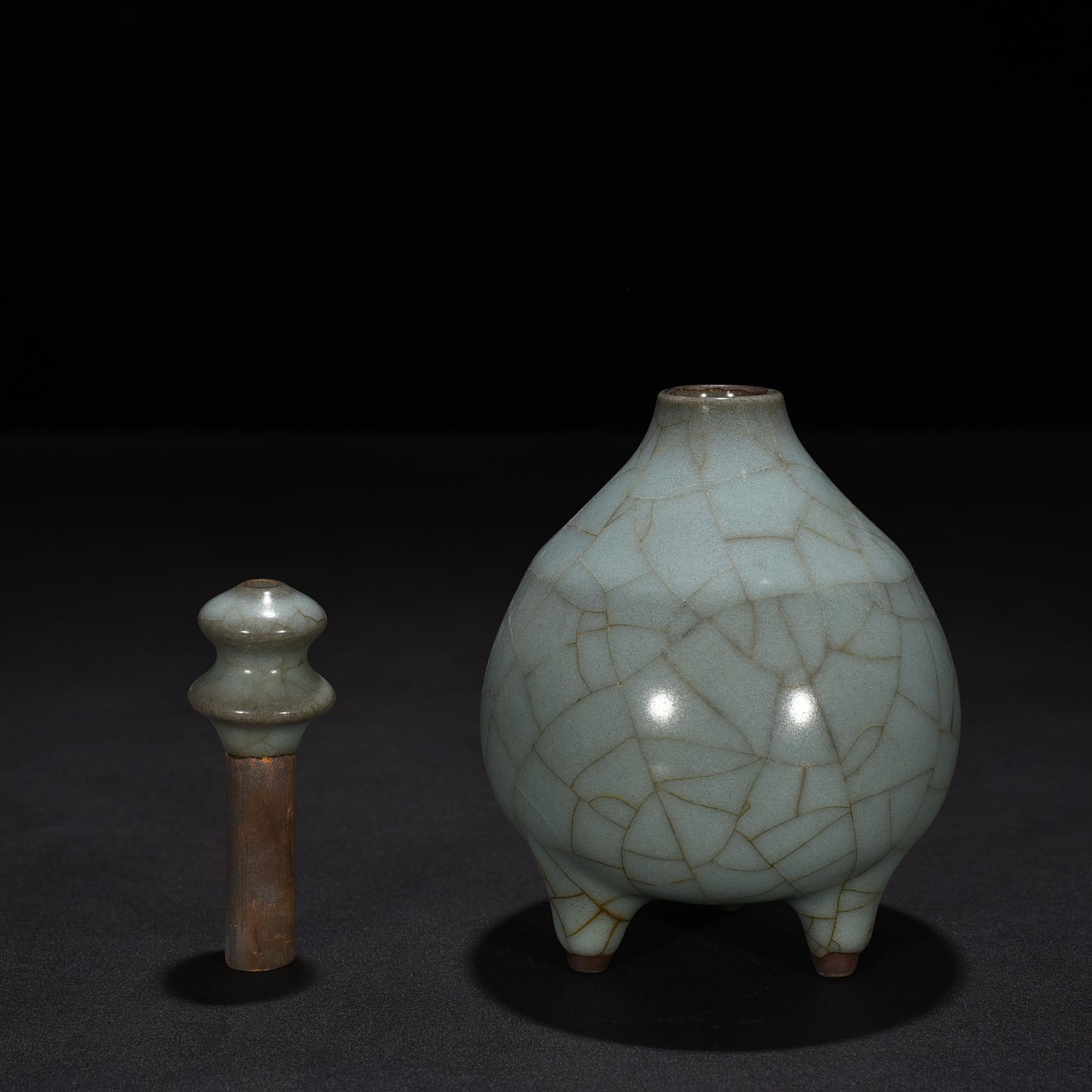 Song Dynasty official kiln inkstone dripping water