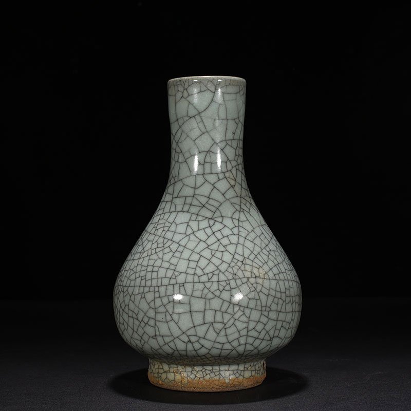 Song Dynasty official kiln lace vase