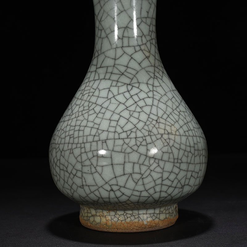 Song Dynasty official kiln lace vase