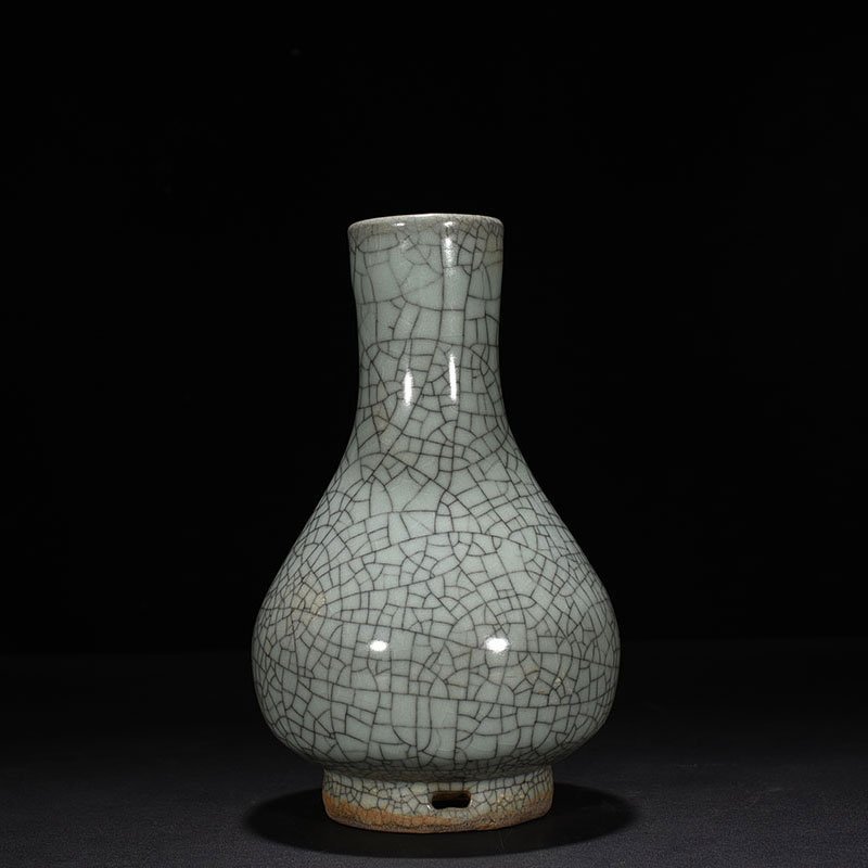 Song Dynasty official kiln lace vase