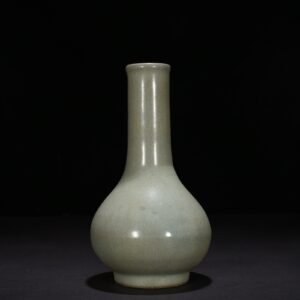 Song Dynasty official kiln vase with straight neck