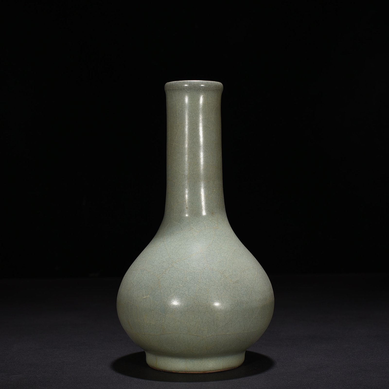 Song Dynasty official kiln vase with straight neck