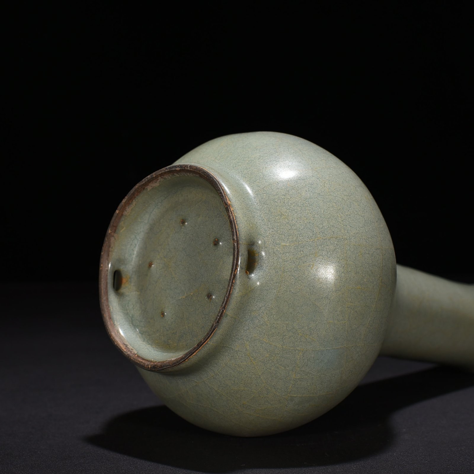Song Dynasty official kiln vase with straight neck