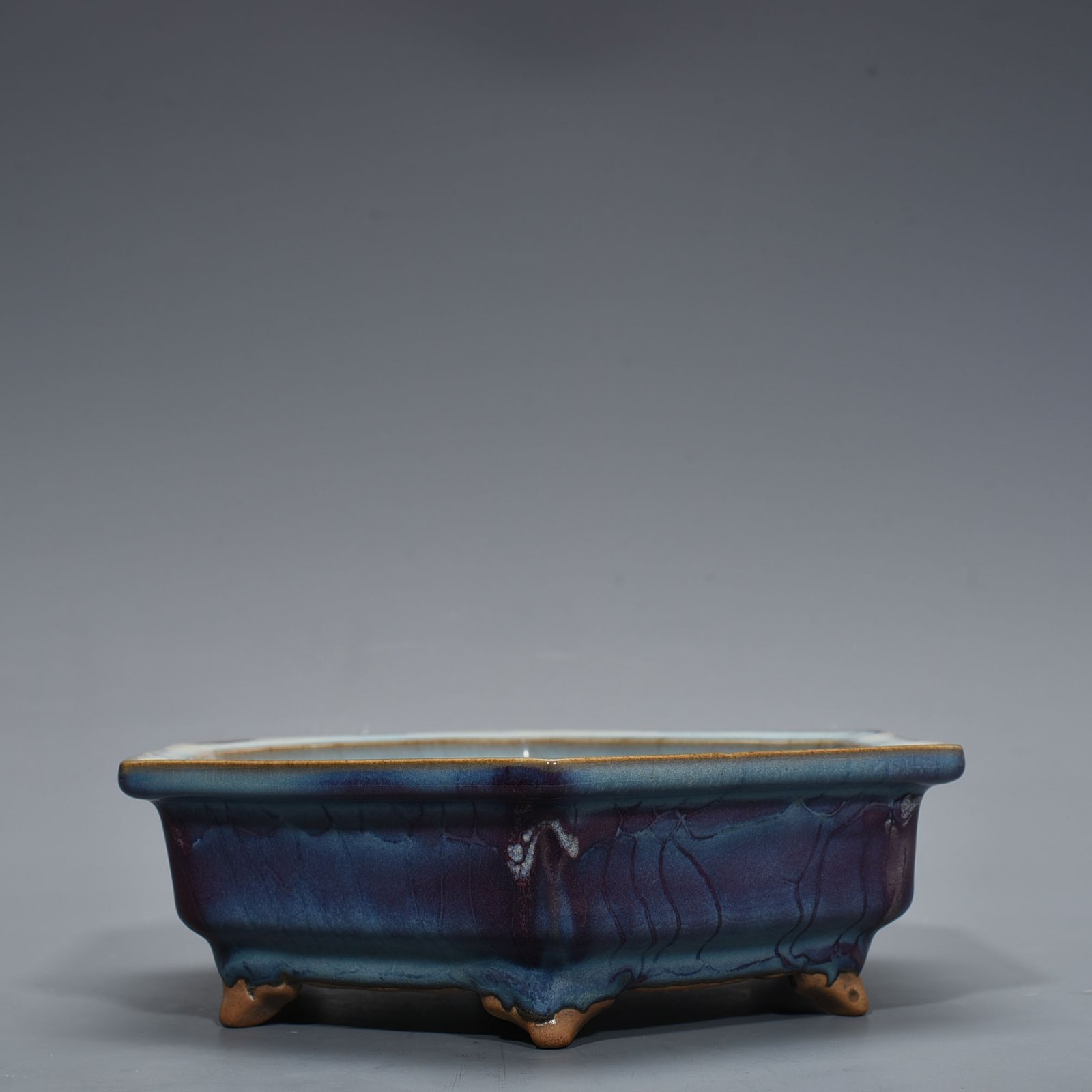 Song Dynasty official kiln kiln variable glaze hexagonal wash