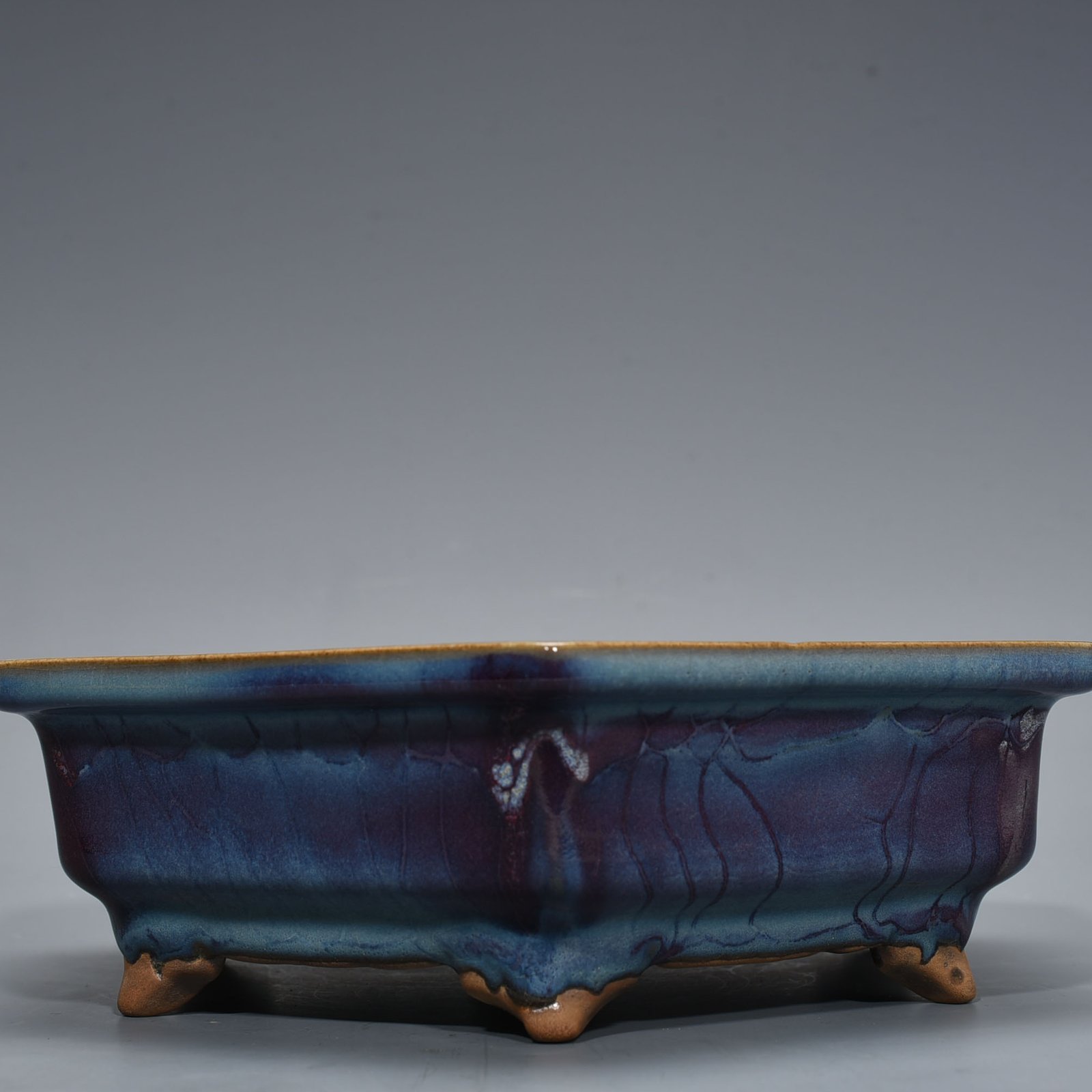 Song Dynasty official kiln kiln variable glaze hexagonal wash
