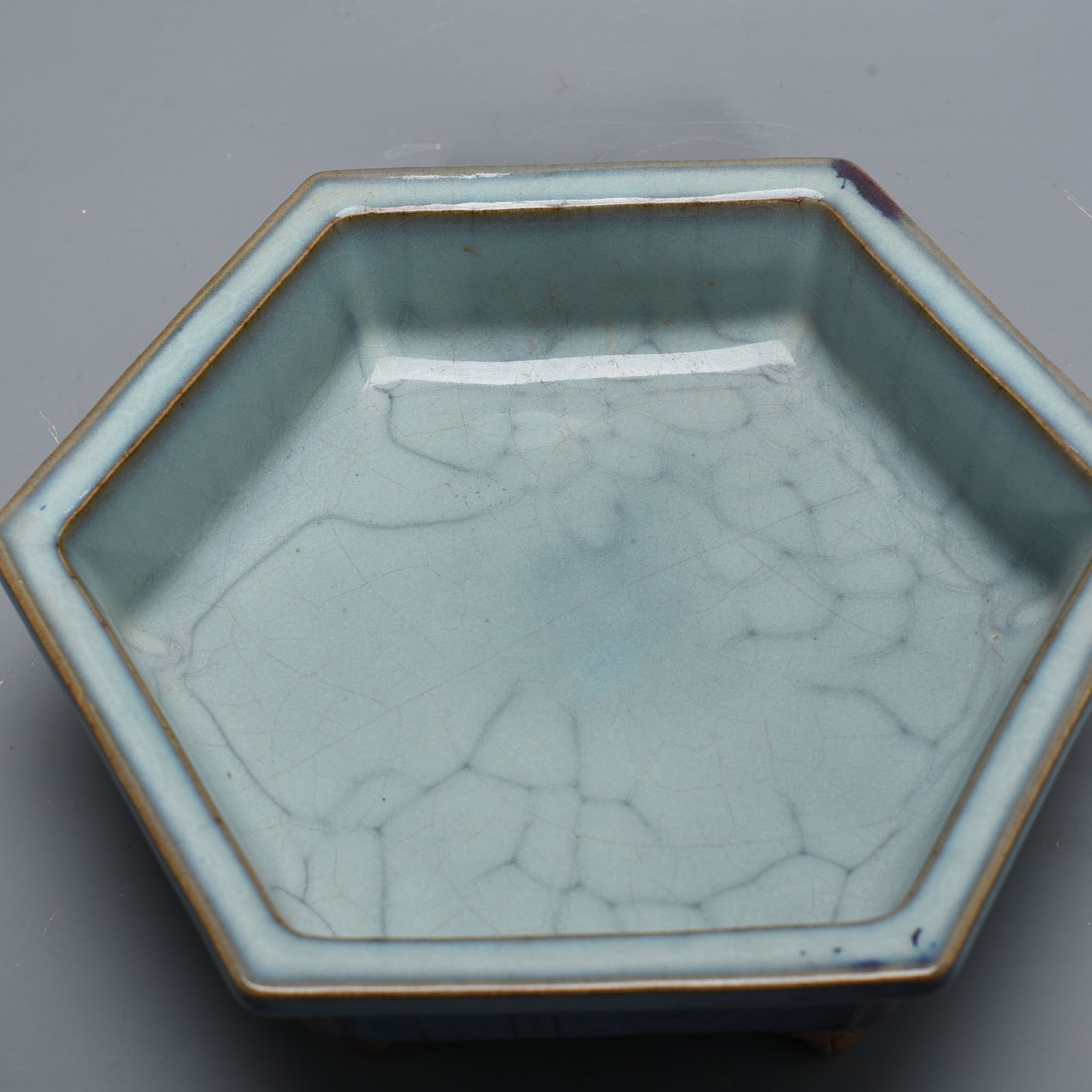 Song Dynasty official kiln kiln variable glaze hexagonal wash