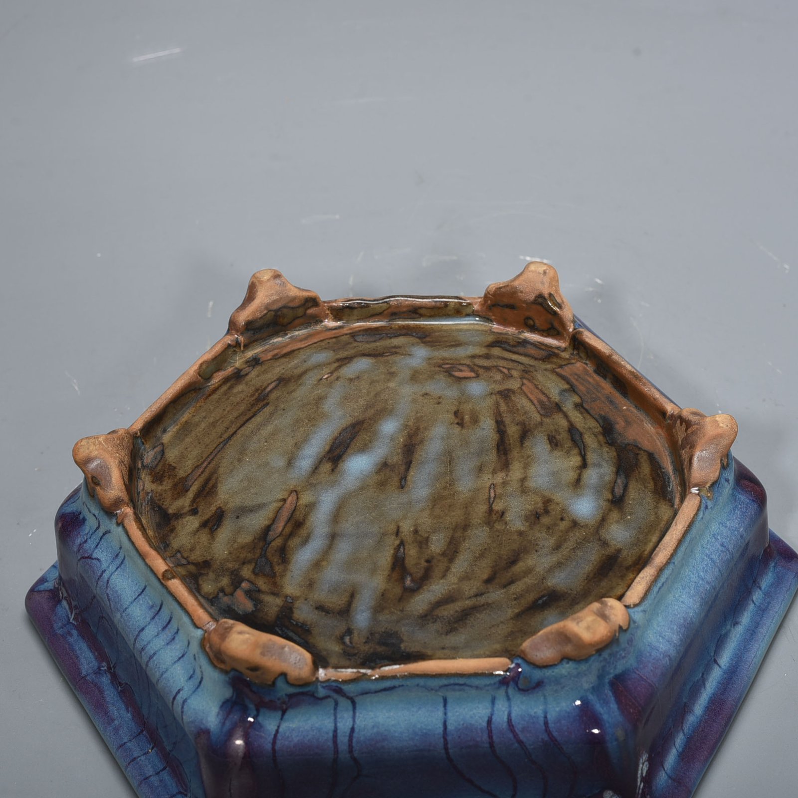 Song Dynasty official kiln kiln variable glaze hexagonal wash