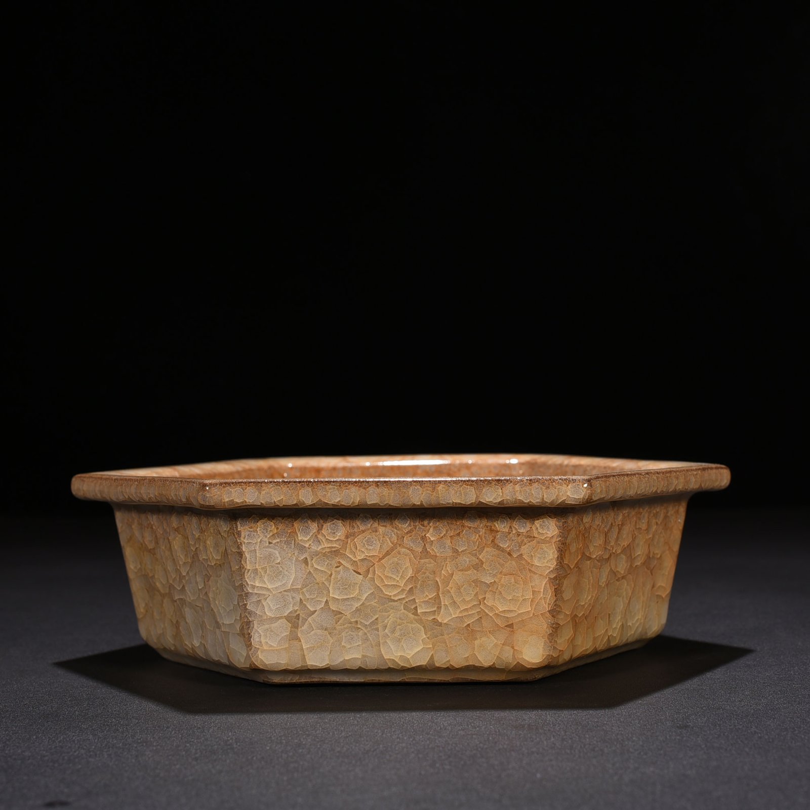 Song Dynasty official kiln beige glaze ice crack six-way wash