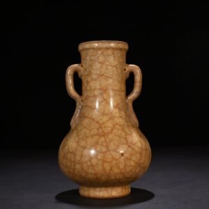 Song Dynasty official kiln beige glaze ice cracked amphora