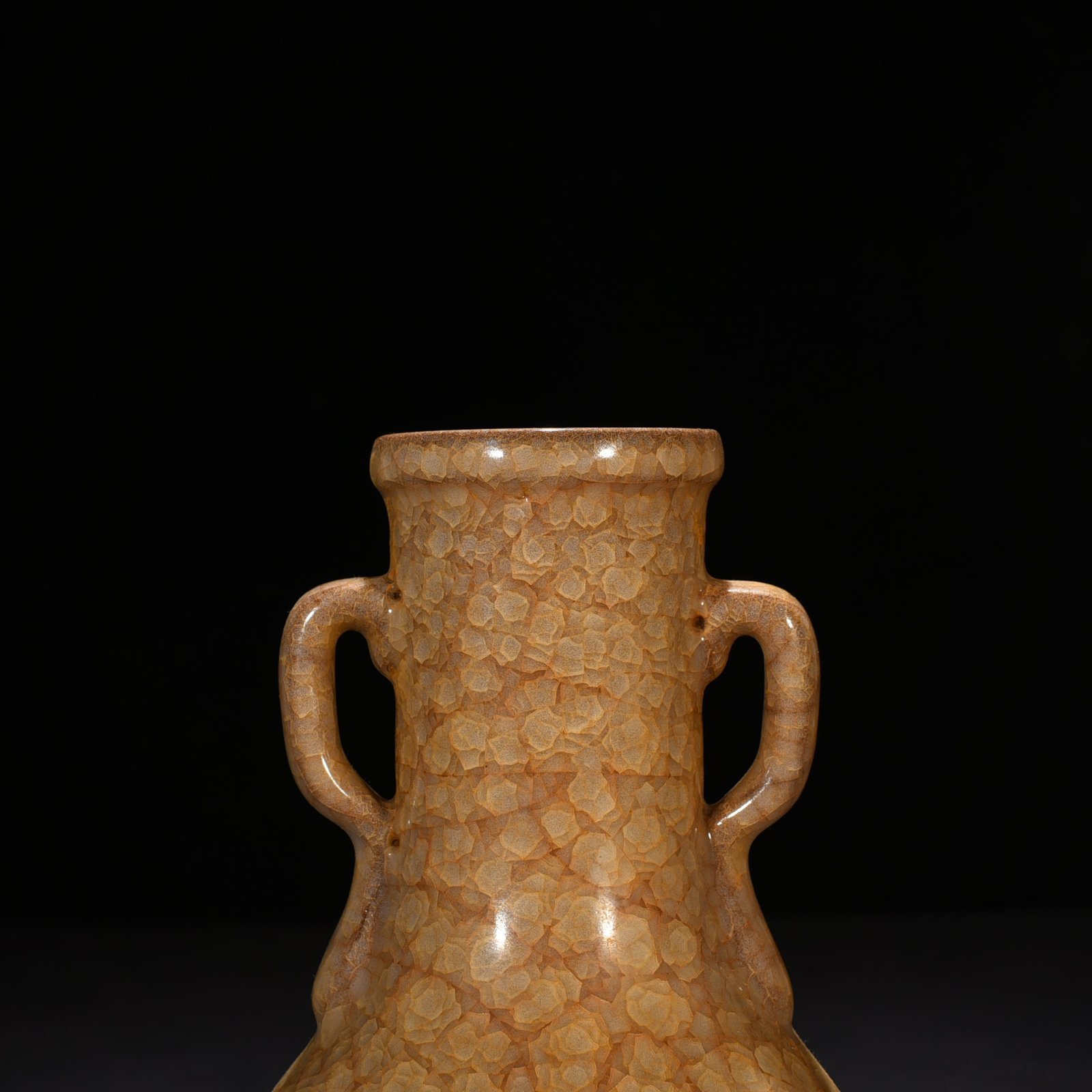 Song Dynasty official kiln beige glaze ice cracked amphora