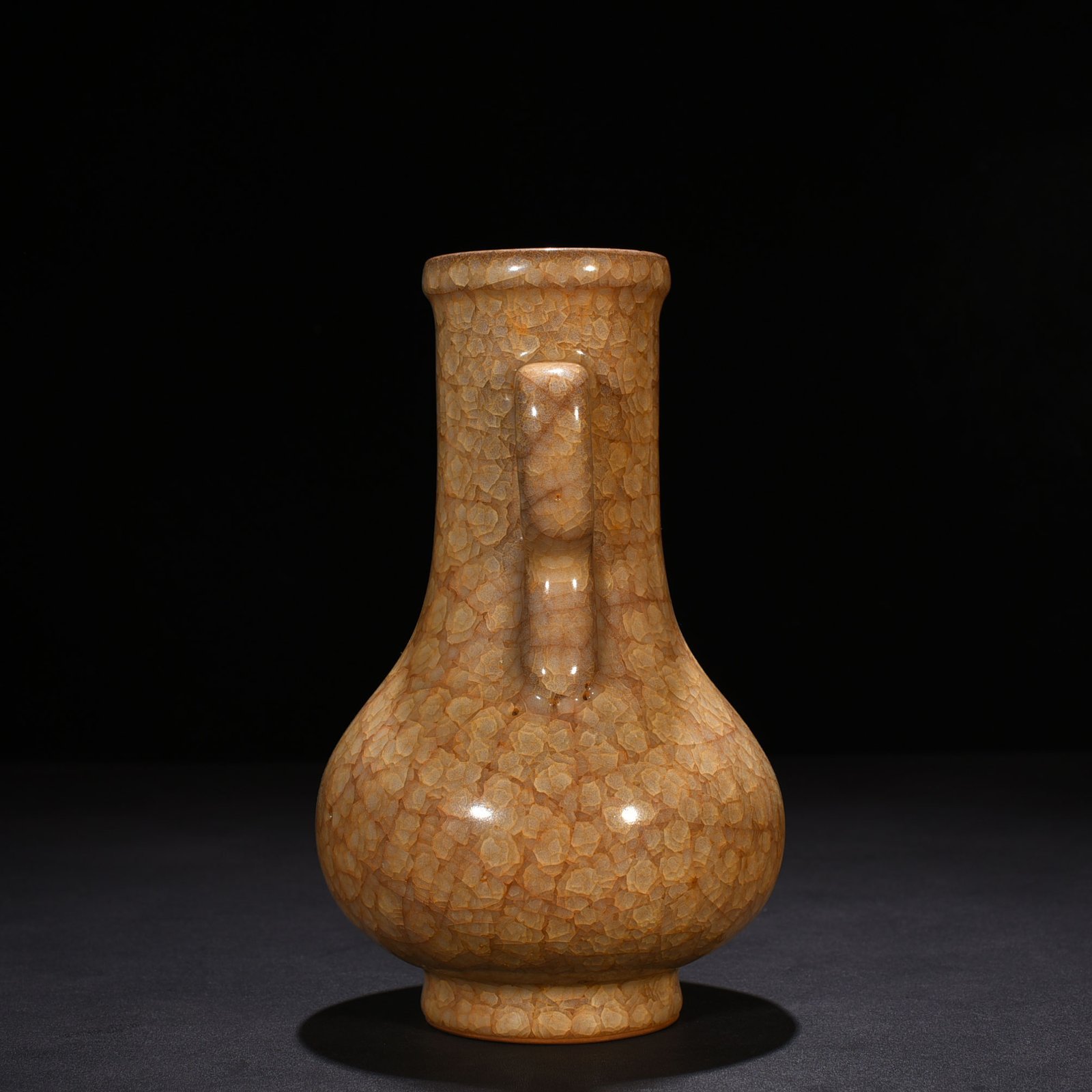 Song Dynasty official kiln beige glaze ice cracked amphora
