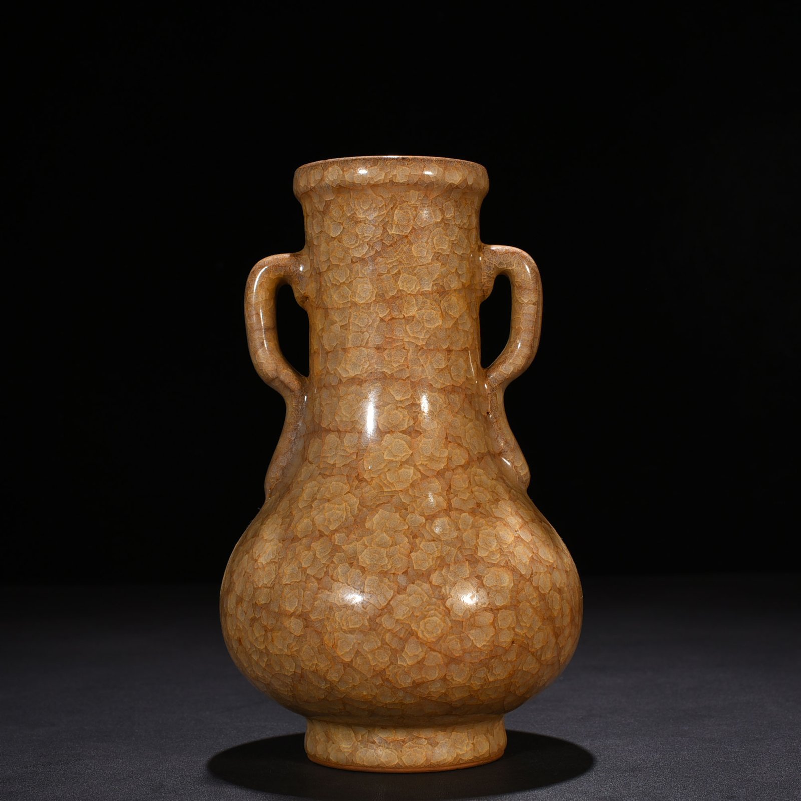 Song Dynasty official kiln beige glaze ice cracked amphora