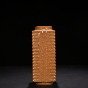 Song Dynasty official kiln beige glaze ice cracked Cong style vase