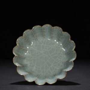 Song Dynasty official kiln pink and green chrysanthemum petal wash