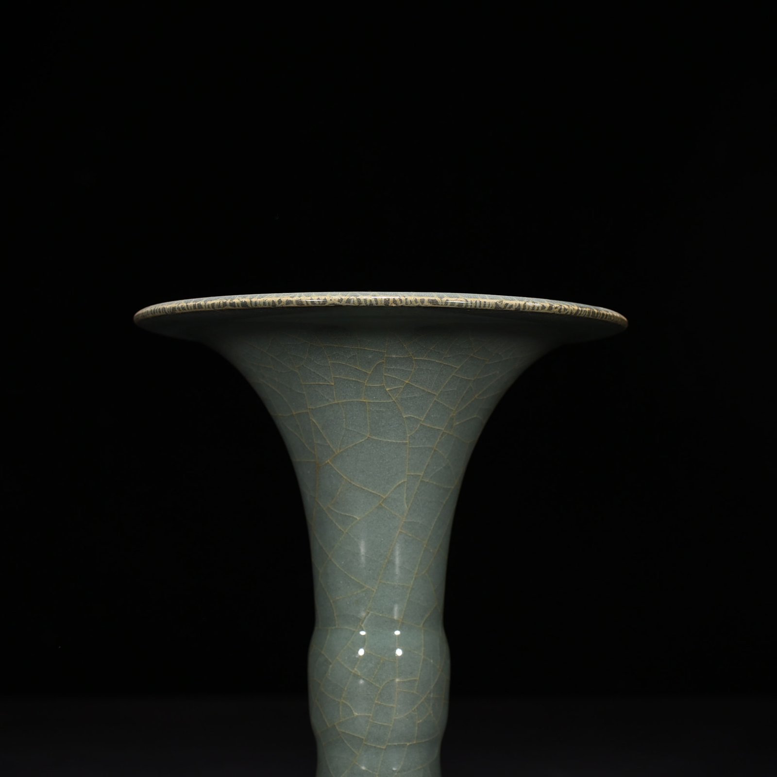 Song Dynasty Guan flower goblet