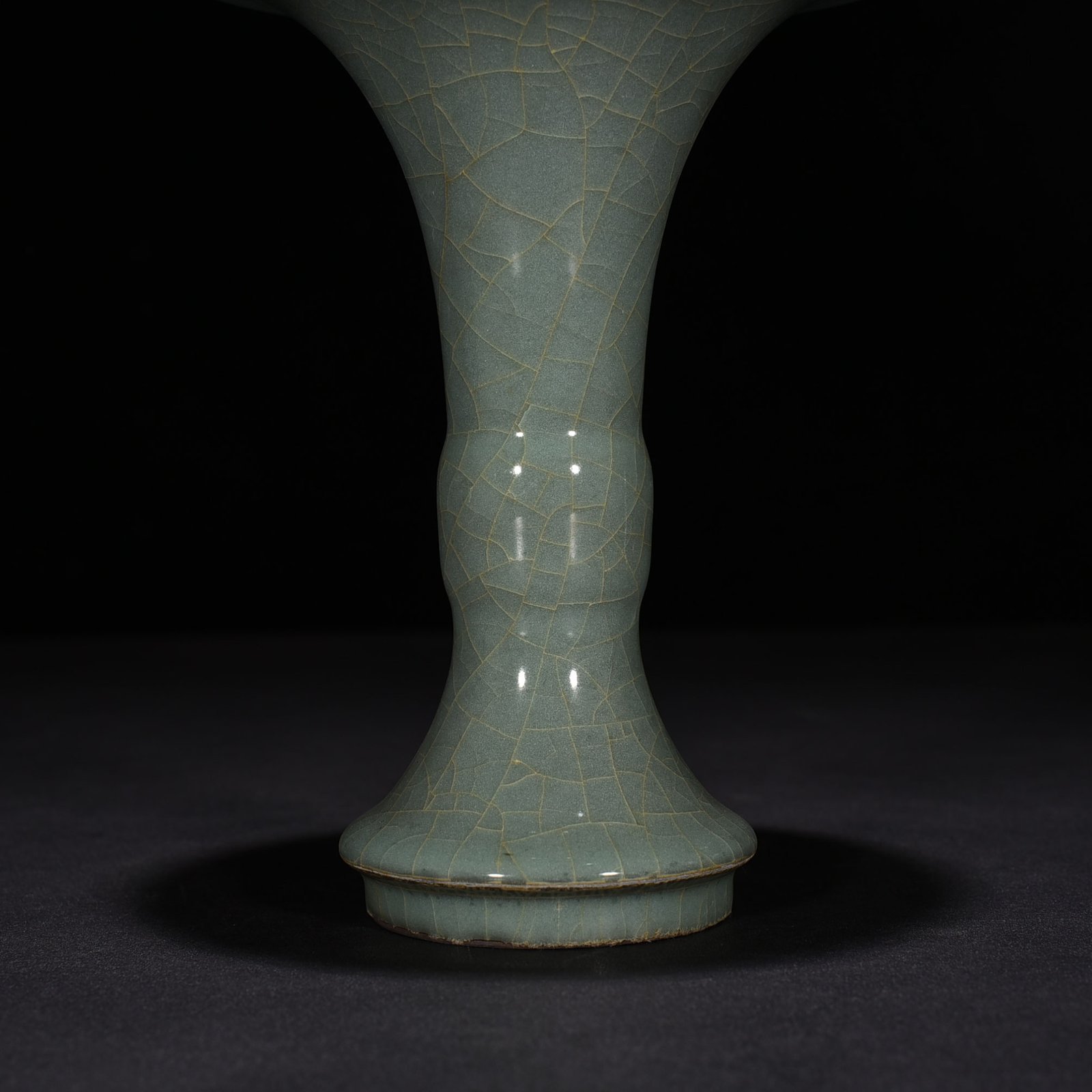 Song Dynasty Guan flower goblet