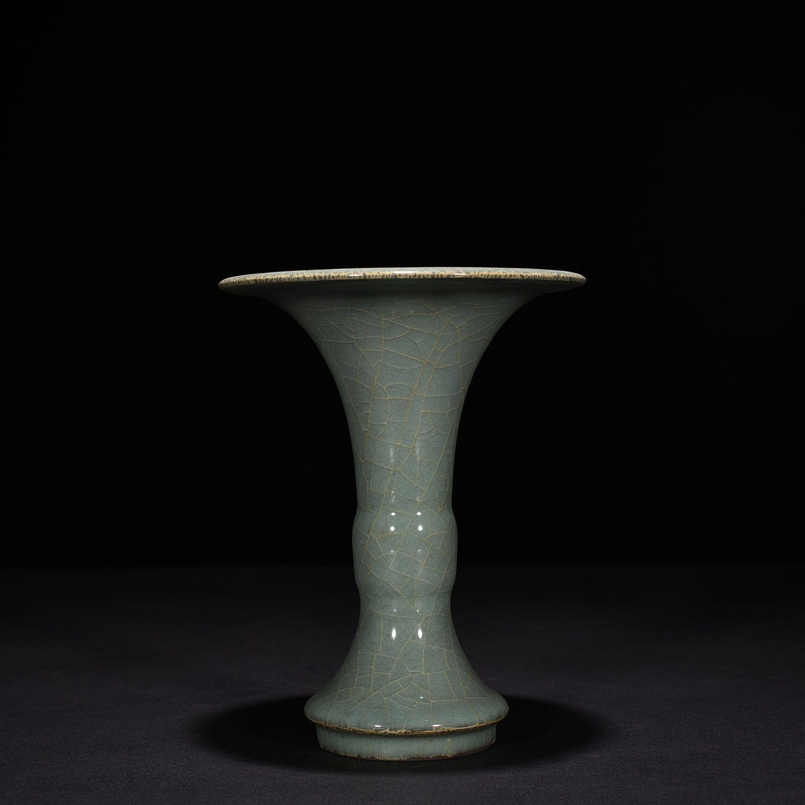 Song Dynasty Guan flower goblet