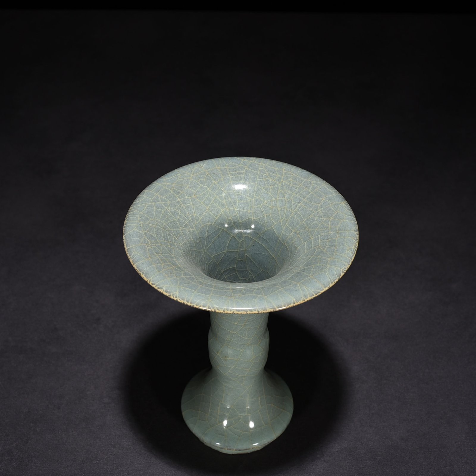 Song Dynasty Guan flower goblet