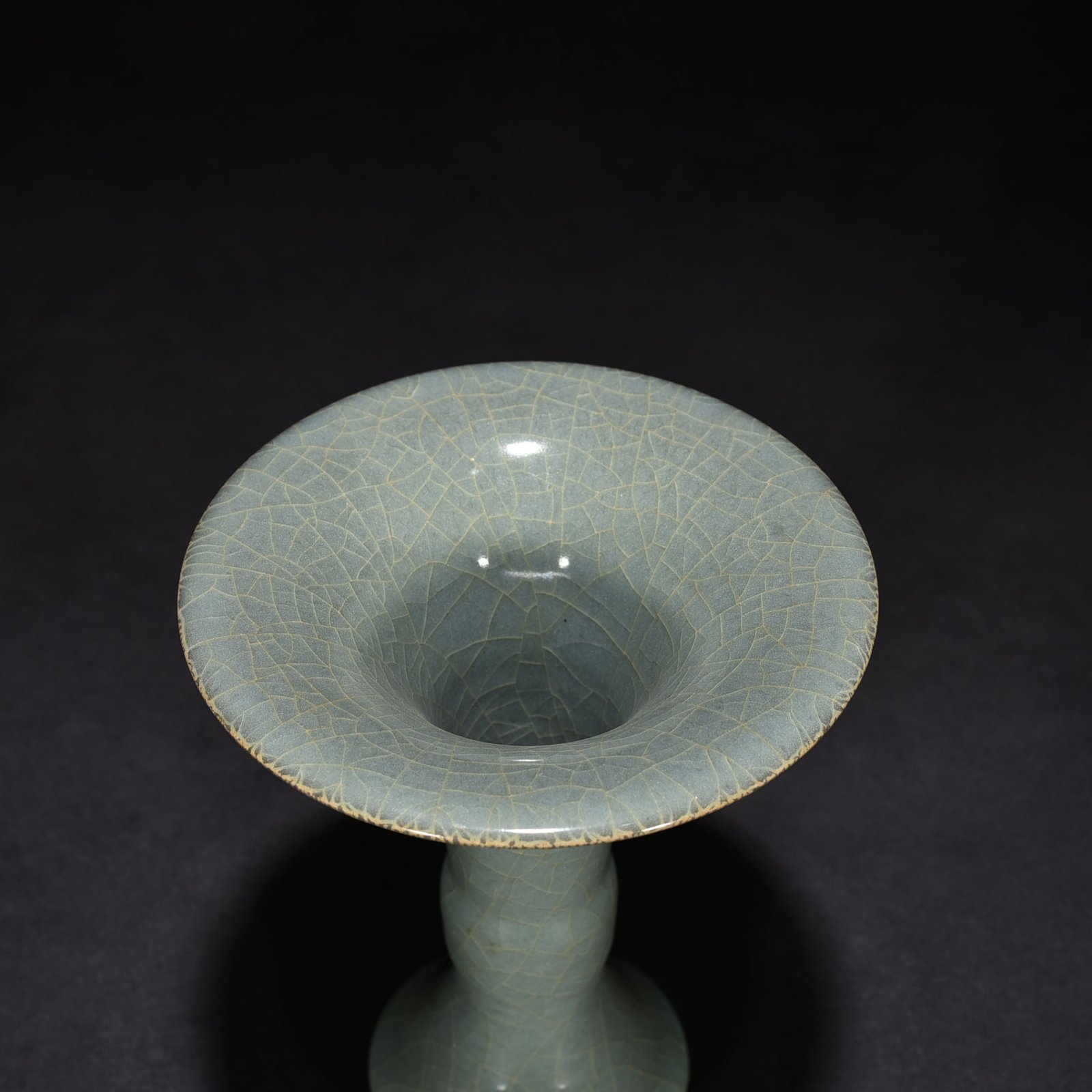 Song Dynasty Guan flower goblet